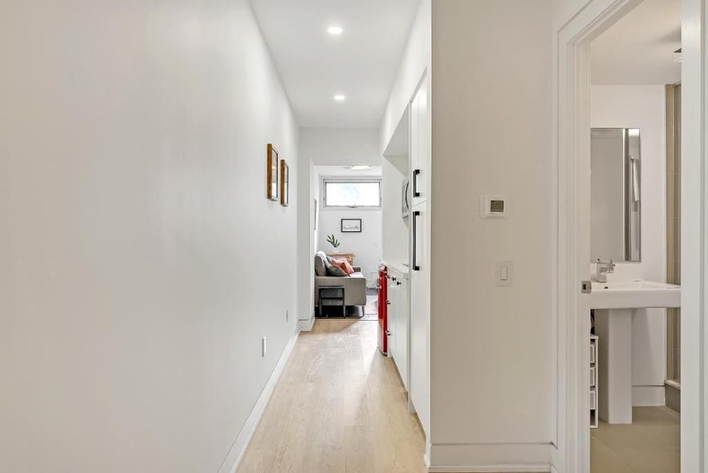 Suite In The Heart Of Downtown Toronto Exterior foto