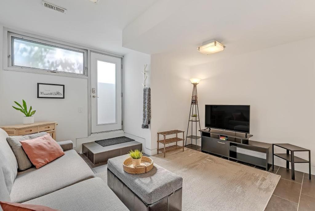Suite In The Heart Of Downtown Toronto Exterior foto